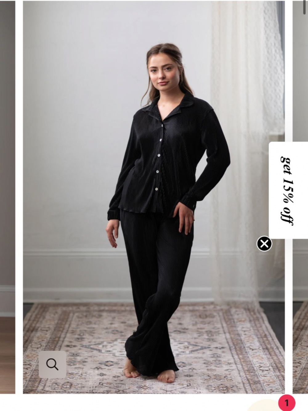 Waverles pajama/pleated bridal set in black, small